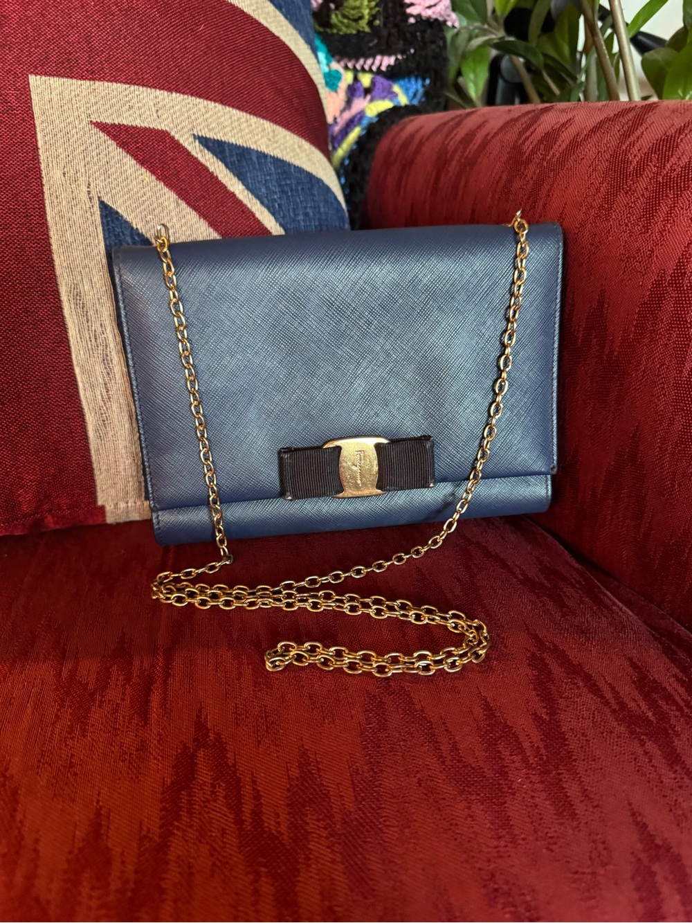 Salvatore Ferragamo Navy Leather Chain Shoulder bag with Gold Hardware - Picture 12 of 15